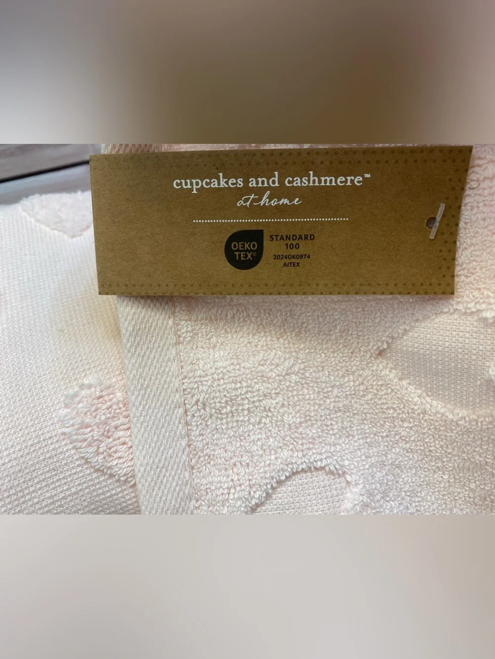Cupcakes and Cashmere ❤️ 100% Cotton (2) Baby pink  Heart Bath Towels NWT